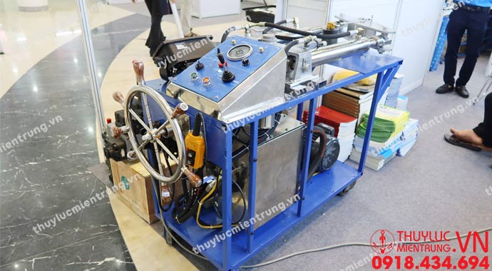 hệ thống lái thủy lực tàu thuyền
